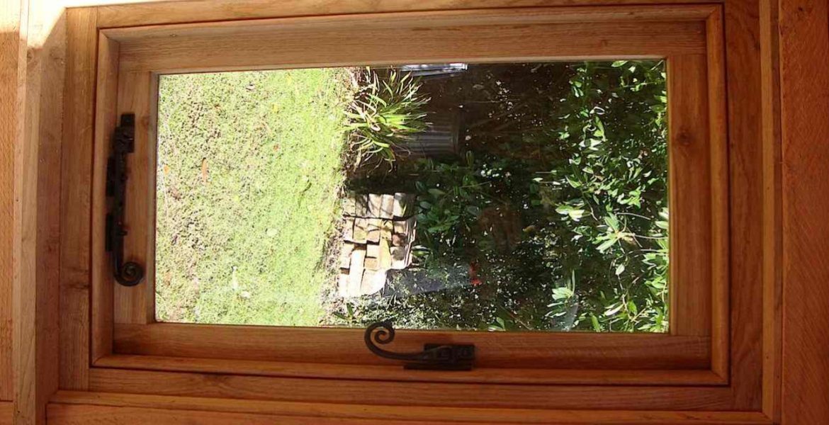 Hand Crafted Oak Wood Window Cottage In Hatherleigh Devon